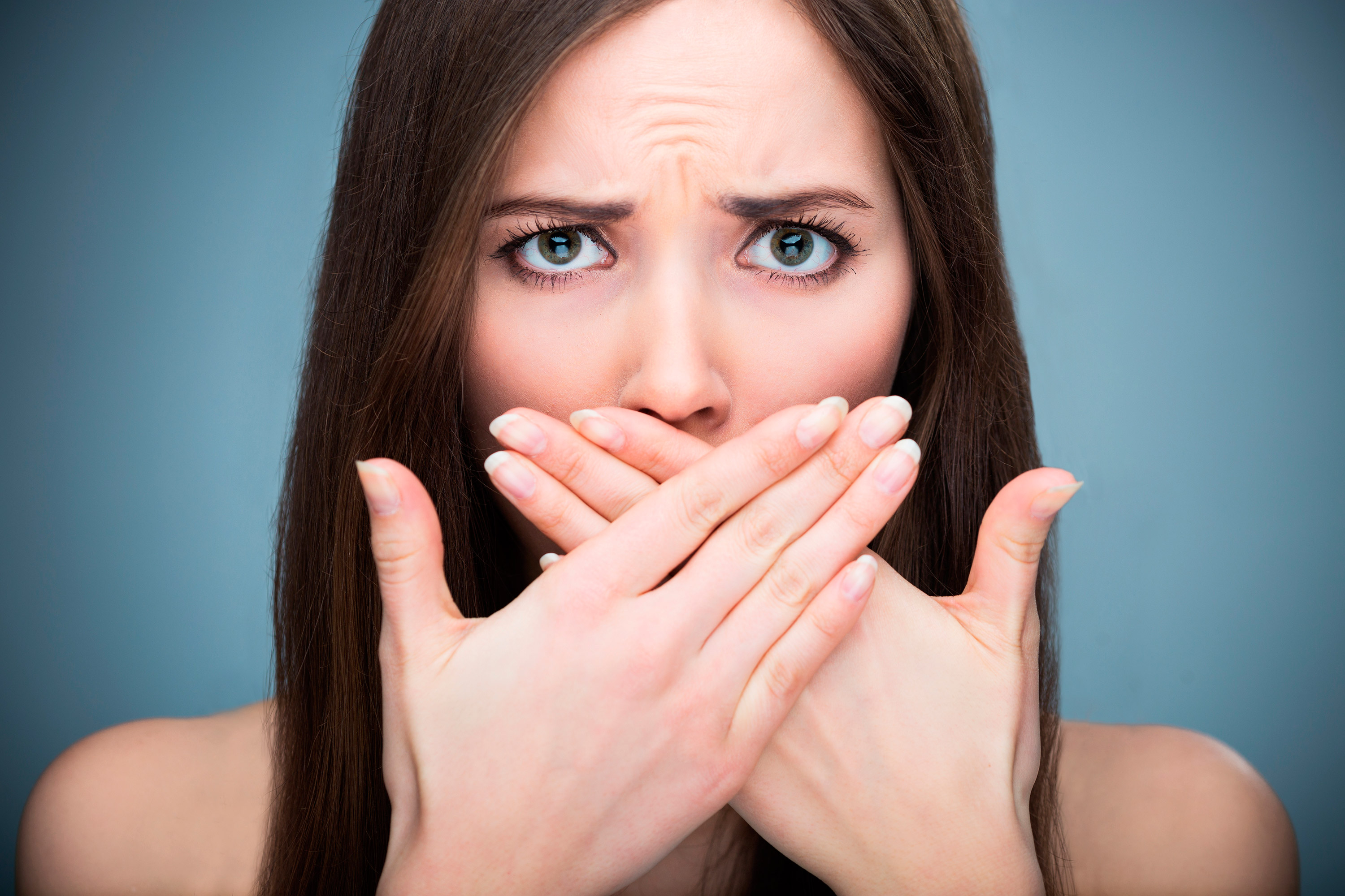 Luján Navas - Dentista de Confianza en Leganés - Alimentos que manchan los dientes -Mal aliento